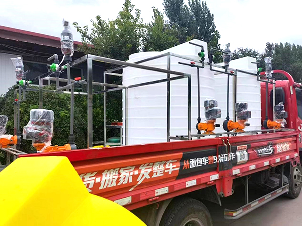 7、加药装置发货.jpg
